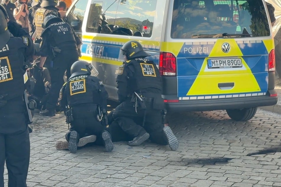 Innerhalb der Demo kam es zu Ausschreitungen.