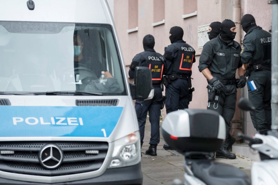 In sechs baden-württembergischen Landkreisen fanden Durchsuchungen statt. (Symbolbild)