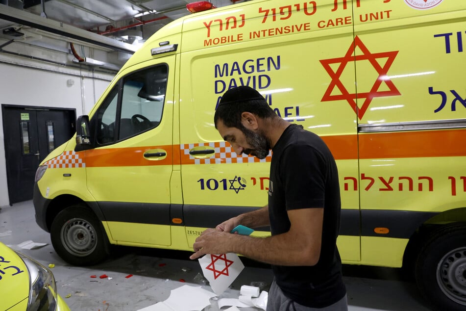 Der israelische Rettungsdienst Magen David Adom meldete einen Toten. (Archivfoto)