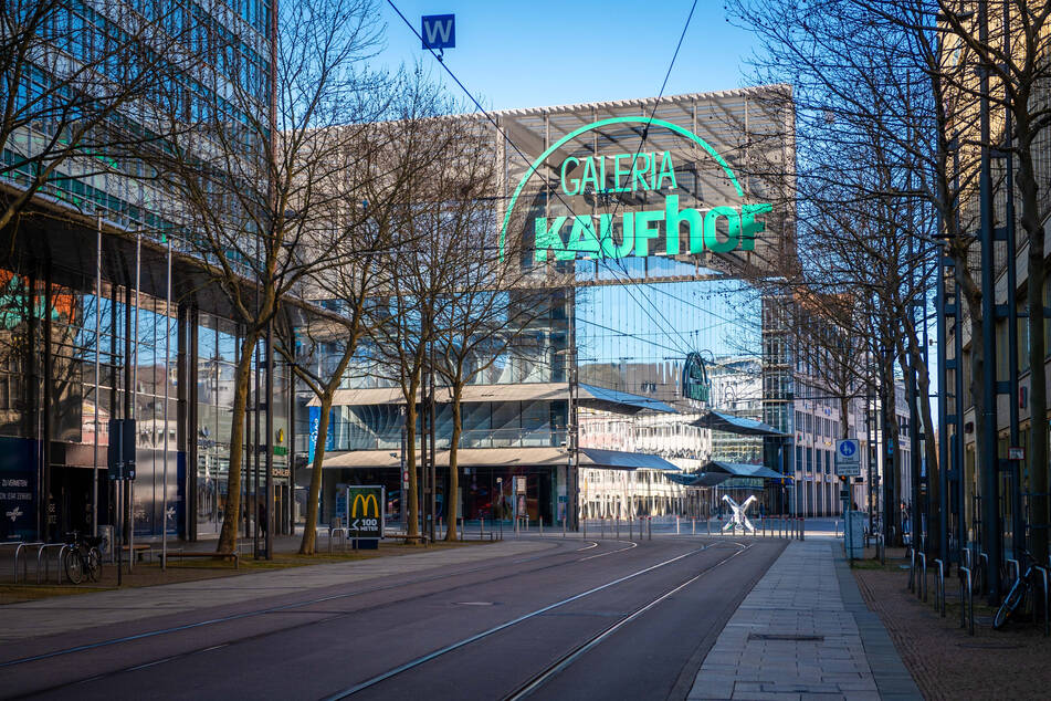 In Zeiten des Corona-Lockdowns ist die Chemnitzer Innenstadt oft menschenleer. Neben dem wachsenden Online-Handel ist die Corona-Pandemie für die Geschäfte eine große Herausforderung.