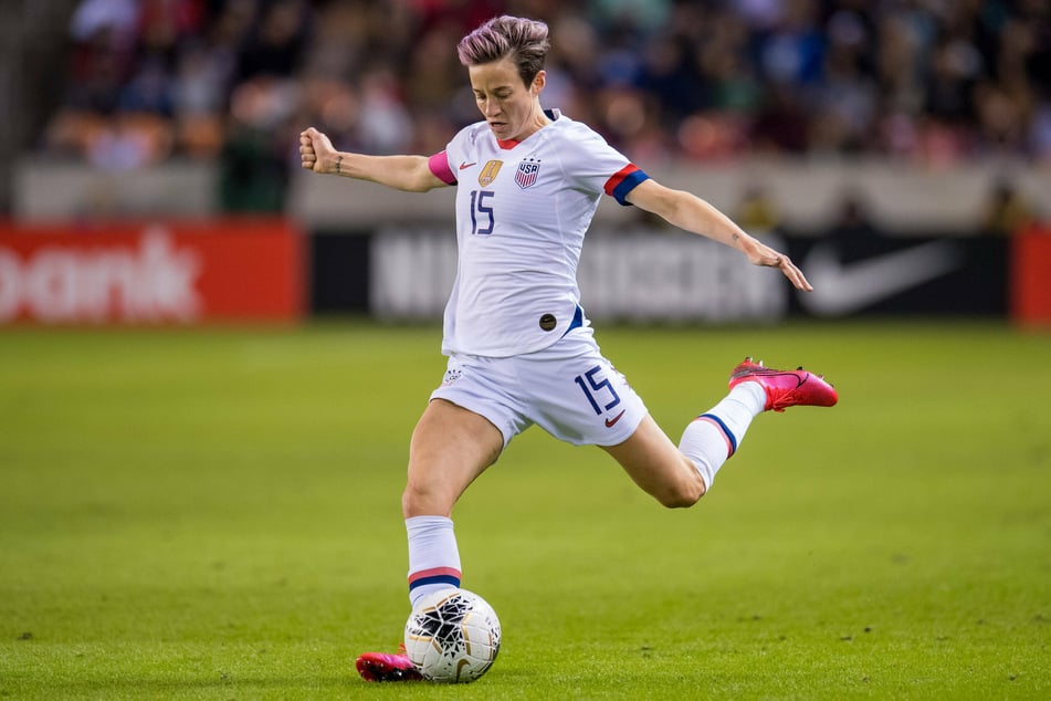 Megan Rapinoe (35) forwards the ball during a 2020 Olympic qualifying match.