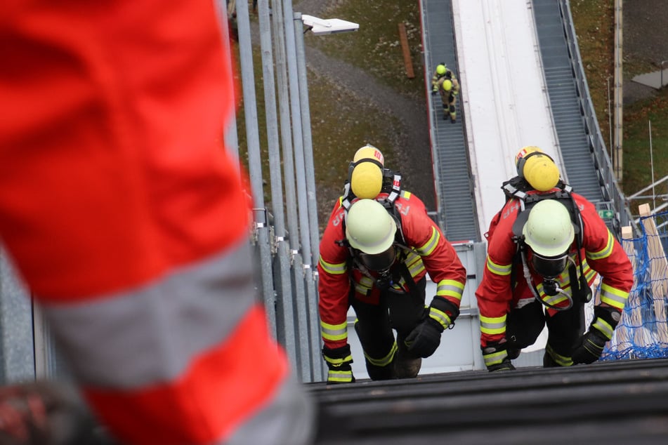In voller Montur auf die Skischanze: Feuerwehrmann stirbt bei Übungswettkamp
