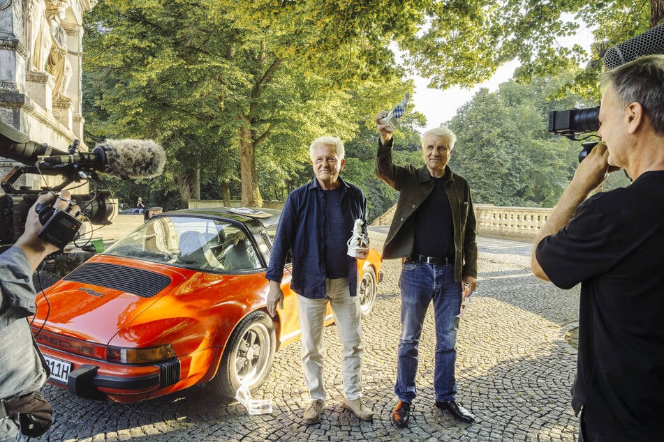 Der rote Porsche 911 kam auch in der letzten Folge zum Einsatz.