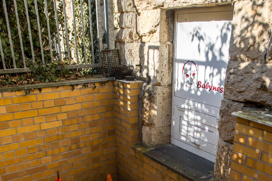 Leipzig: Toter Säugling in Leipziger Babyklappe - Mutter meldet sich bei Polizei