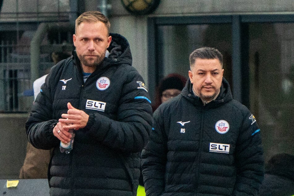 Trainer Daniel Brinkmann (39, l.) und Sportchef Amir Shapourzadeh (43) sollen die Kogge weiter auf Kurs halten.
