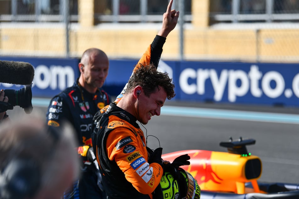 Lando Norris genießt nach dem Zieleinlauf den für ihn historischen Moment.