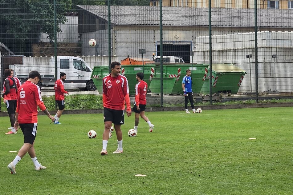 Leon Guwara (30, M.) mischte auch am Donnerstag im Cottbus-Training mit.
