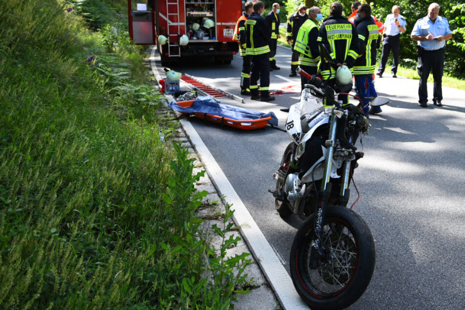Junger Biker (†16) stürzt und stirbt noch an der Unfallstelle