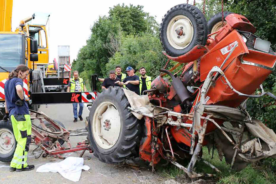 Auf der Staatsstraße 2037 ist es zu einem tödlichen Unfall gekommen.