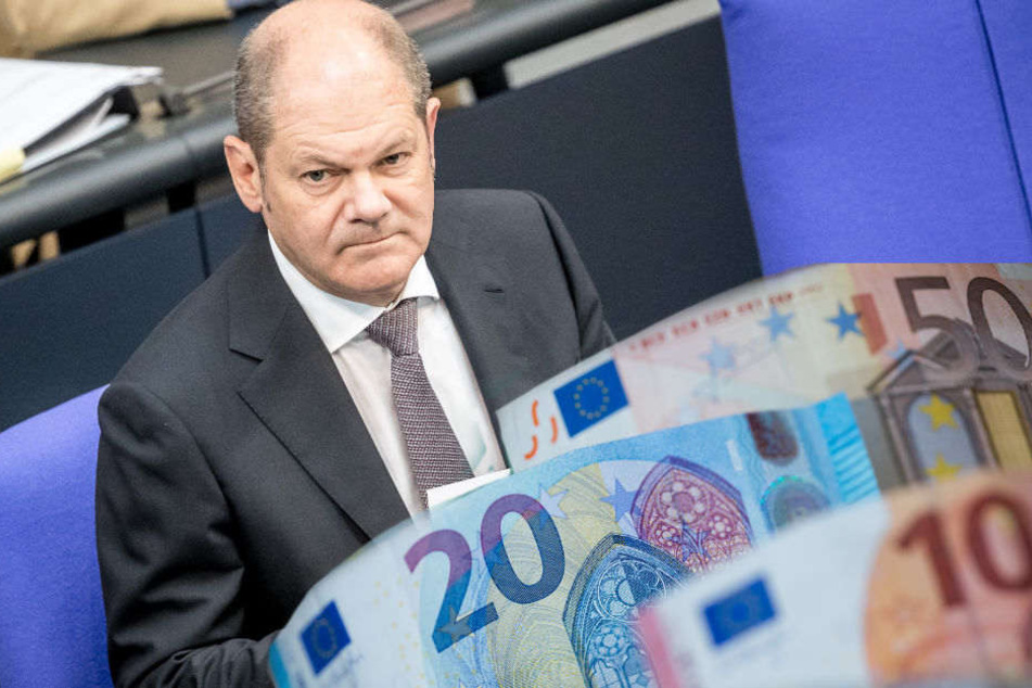 Der Bundeshaushalt sieht Ausgaben von über 340 Milliarden Euro vor. (Bildmontage)