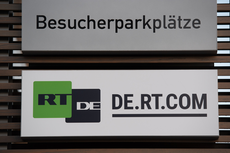 RT sendet in zahlreiche europäische Länder, in Deutschland stößt der russische Sender allerdings immer wieder auf Kritik.