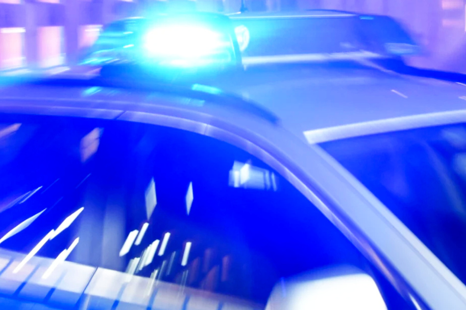 Die Polizei fand in Chemnitz-Markersdorf einen Schwerverletzten (52). Die Ermittlungen laufen. (Symbolbild)