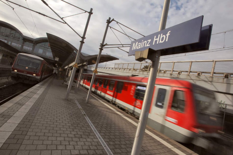 Fahrgäste müssen mit Verspätungen bis zu 30 Minuten rechnen.
