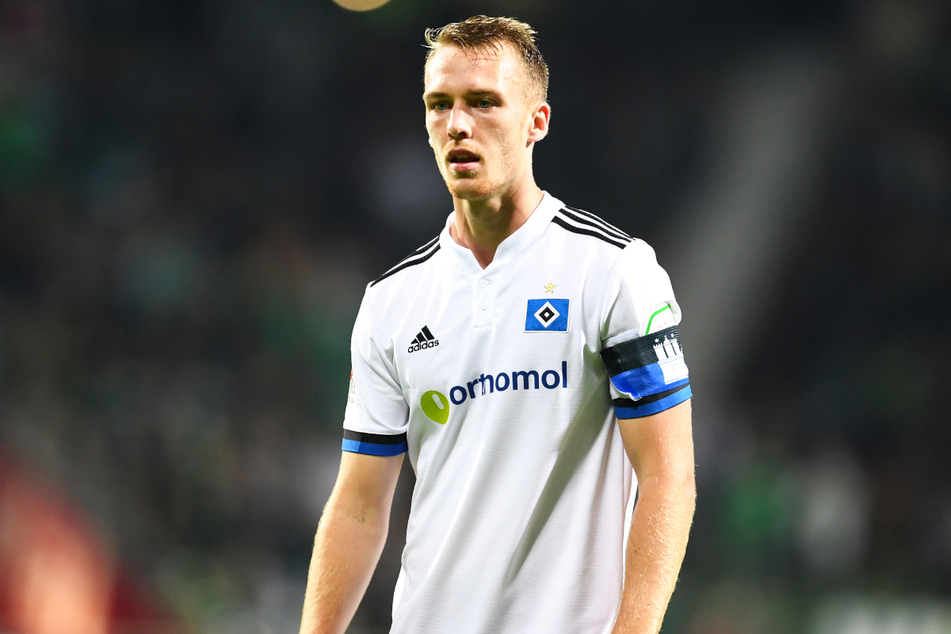 HSV-Kapitän Sebastian Schonlau (27) hatte entscheidenden Anteil am Erreichen der Relegation. Der 27-Jährige will noch lange unter Coach Tim Walter (46) spielen.