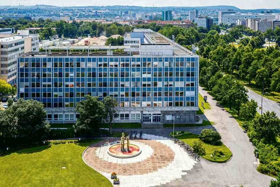 Das Robotron-Gebäude in der Innenstadt bleibt erhalten.
