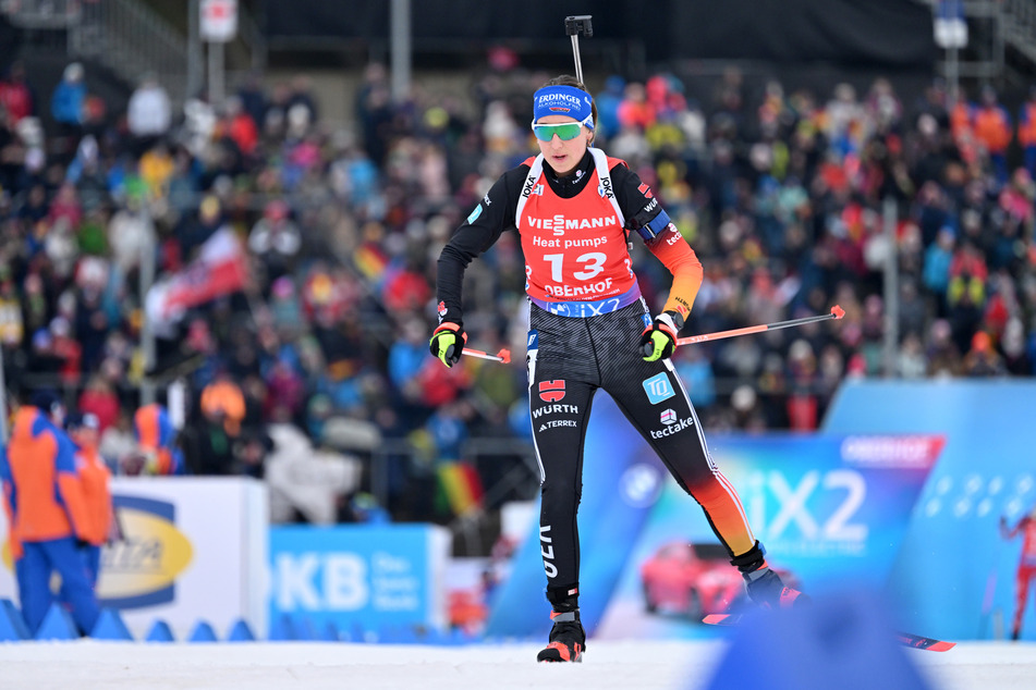 Franziska Preuß (29) belegte beim Sprint-Rennen in Oberhof den zweiten Platz. Damit verpasste sie nur knapp ihren ersten Weltcup-Sieg seit fünf Jahren.