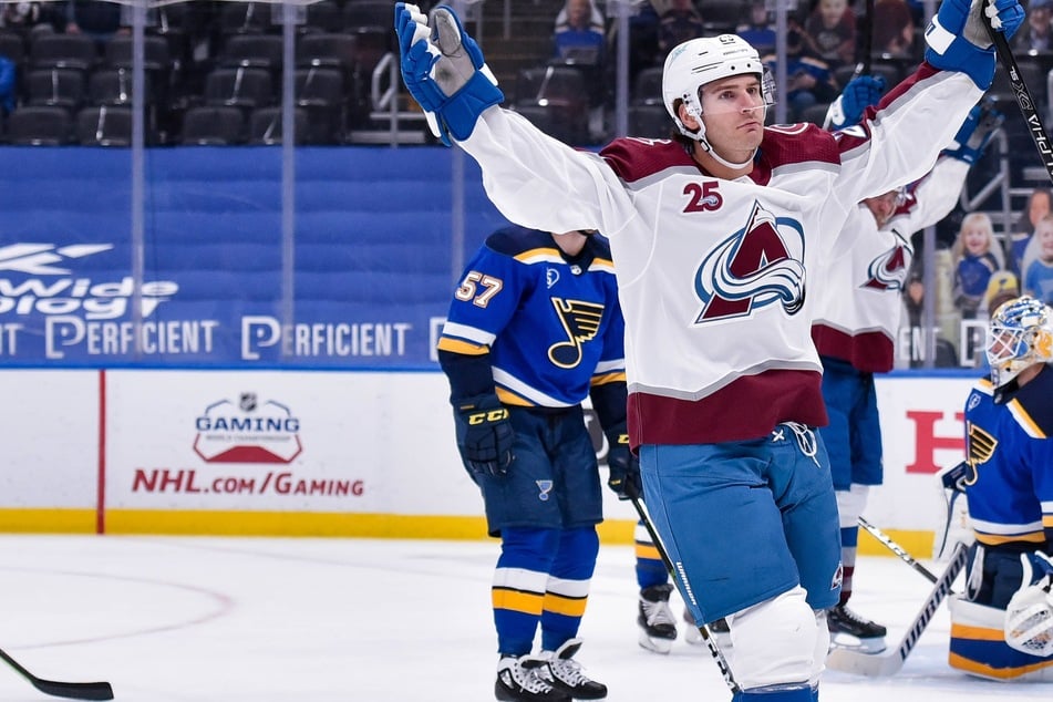 NHL: The Avalanche hold on to the league's best record with win over the Blues