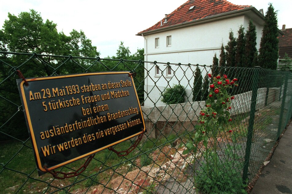 Nazis zündeten ihr Haus an: NRW gedenkt der Opfer des Anschlags von Solingen