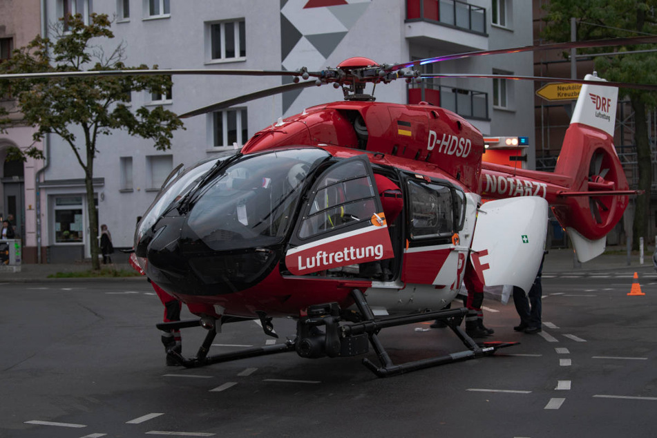 Der Schwerverletzte musste mit einem Rettungshubschrauber in eine Klinik geflogen werden. (Symbolfoto)