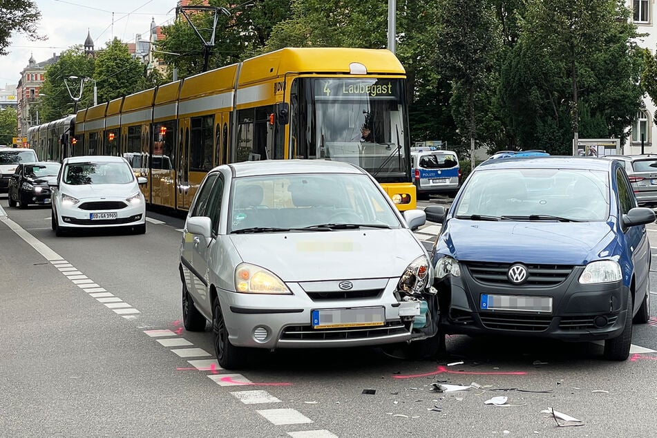 Unfall auf der Borsbergstraße: Verkehrsader in Richtung Striesen blockiert