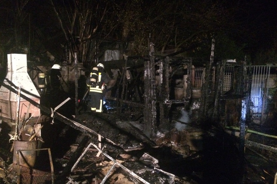 Die Feuerwehr konnte den Brand erst nach stundenlangem Einsatz vollständig löschen.