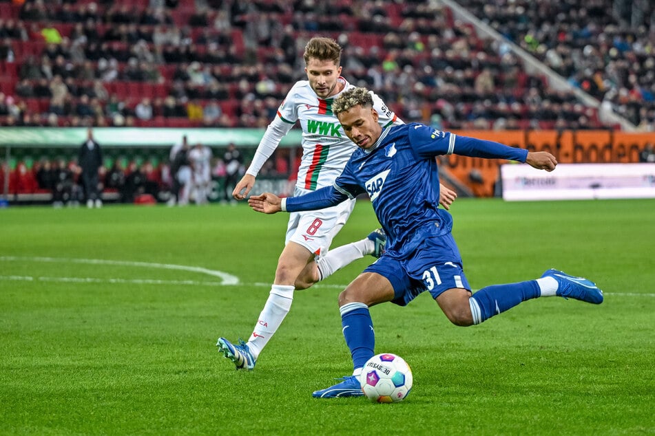 Bambasé Conté (r.) hat es nicht in den ersten Spieltagskader von Jürgen Klopp geschafft.