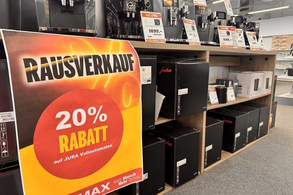 MEDIMAX in Oldenburg in Holstein muss alles loswerden wegen Schließung