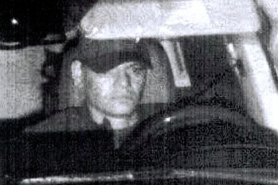 Das Foto zeigt einen der beiden Verdächtigen.