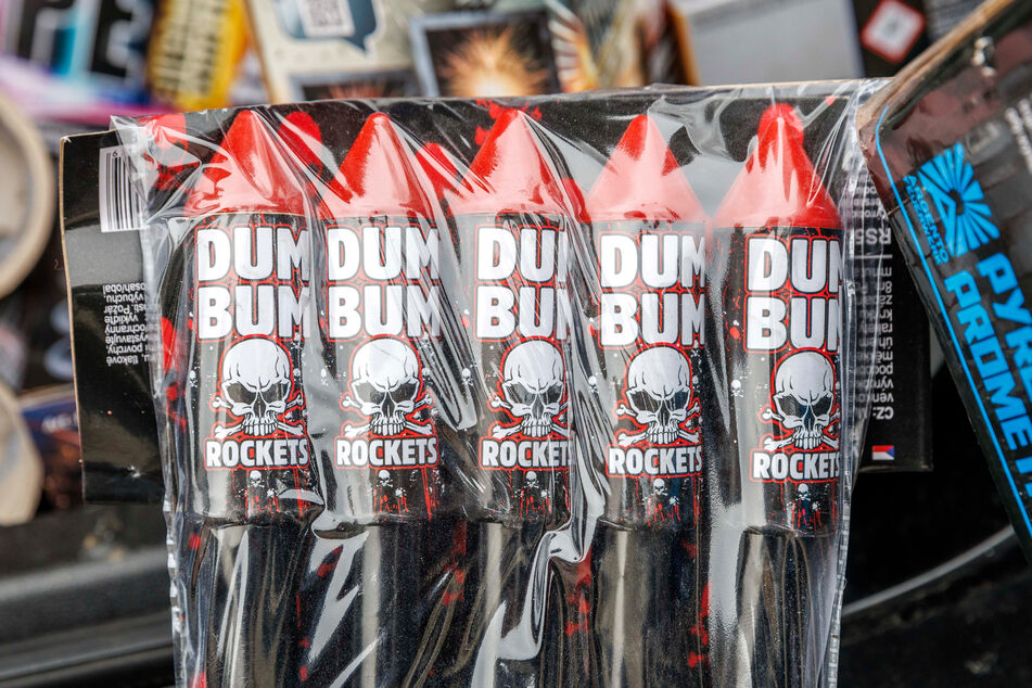Beliebt auch die "Dum Bum"-Raketensets ab 15 Euro.