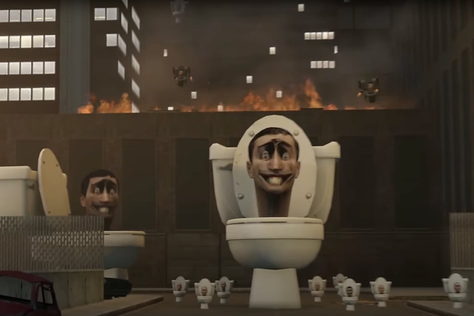 Director Michael Bay wants to turn the internet sensation "Skibidi Toilet" into a real movie!