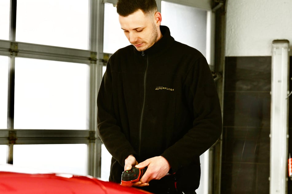 Eine kurze Nachricht und schon kann sich Euer Auto auf eine umfangreiche Pflege freuen.