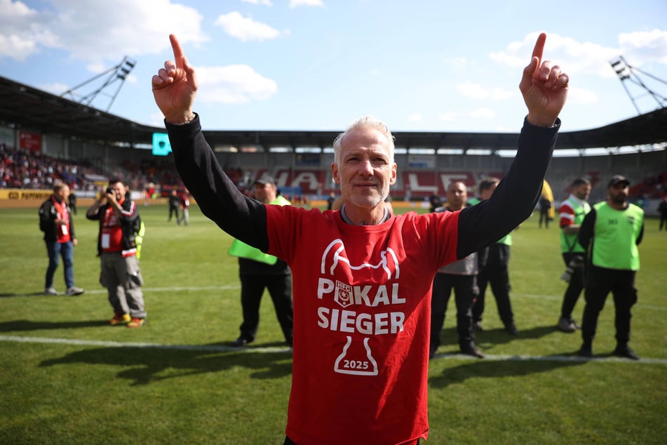 Mark Zimmermann (51) feierte als Halle-Trainer Platz zwei in der Liga und den Pokalsieg. Gut zwei Wochen später musste er dennoch gehen.