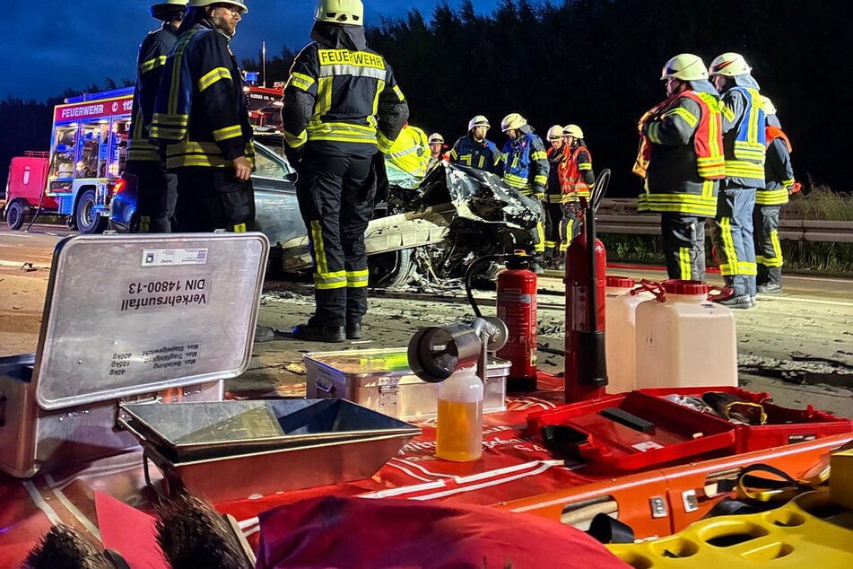 Zahlreiche Einsatzkräfte waren am Unglücksort gewesen.