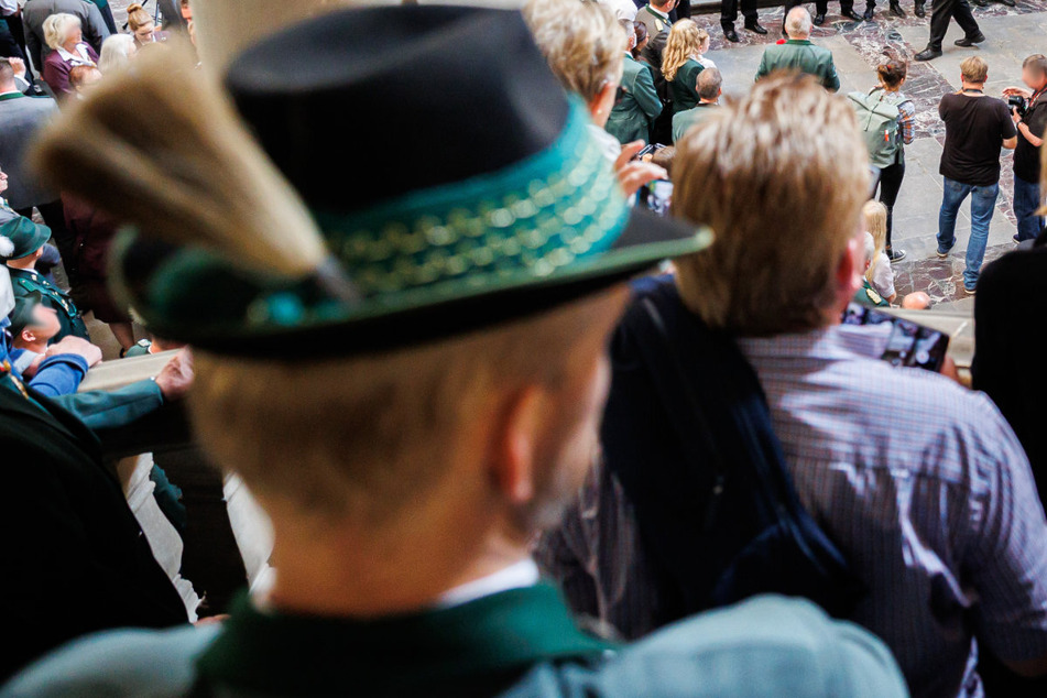 In Löningen sollen mehrere Männer rassistische Parolen gegrölt haben. (Symbolbild)