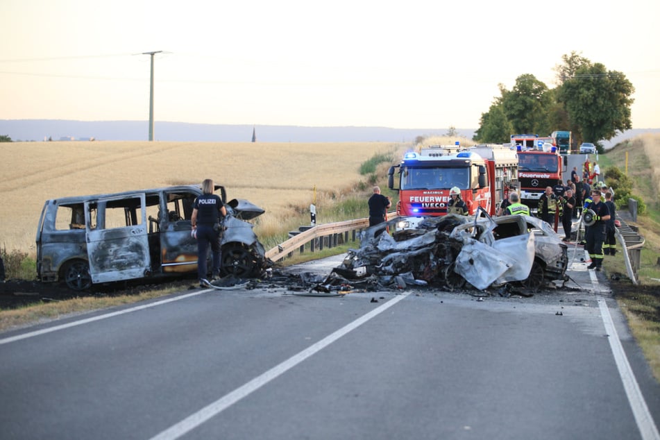 Auf der B249 nahe Mühlhausen hatte sich am Dienstagabend ein Drama abgespielt. Mehrere Menschen starben.
