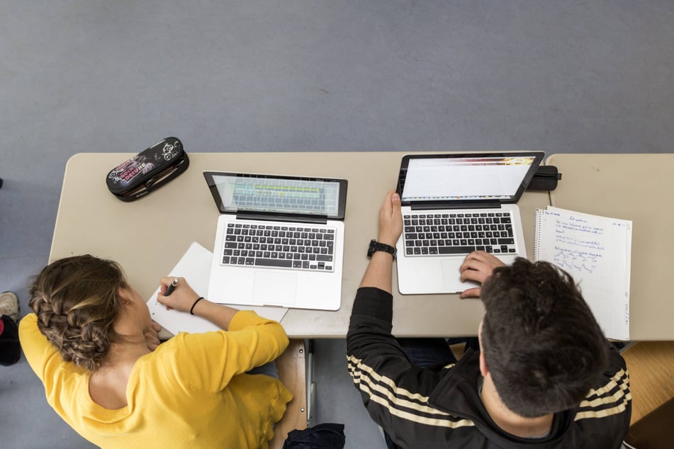 Immer mehr Schüler werden auch in Dresden mit mobilen Computern ausgestattet.