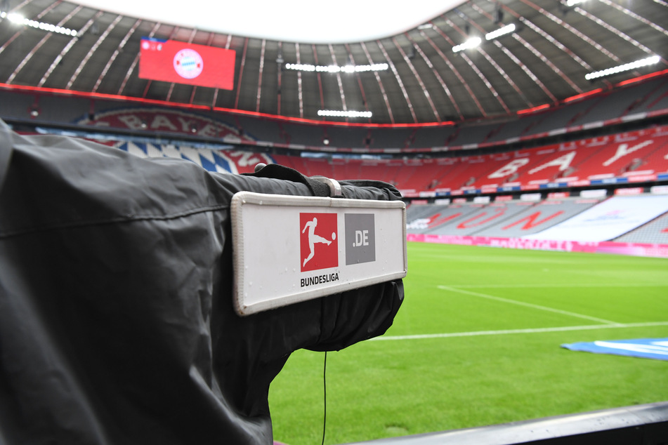 In den Bundesliga-Stadien, wie hier in der Münchner Allianz Arena, sollen bis Jahresende keine Gästefans mehr zuschauen - zumindest wenn es nach der DFL geht. (Archivfoto)