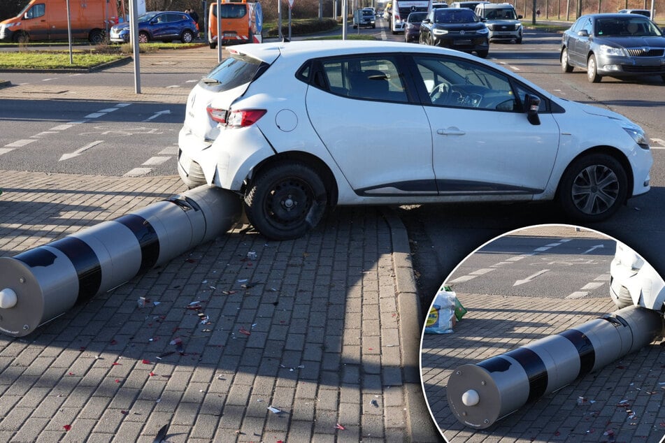 Vorfahrts-Crash in Leipzig: Renault wird gegen Blitzer geschleudert