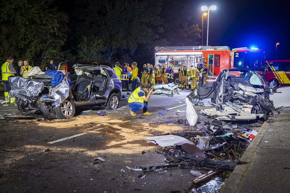 Bei dem schweren Unfall in Hannover-Marienwerder kamen drei junge Menschen ums Leben.