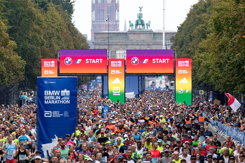 Am Brandenburger Tor befinden sich Start- und Zielpunkt des Berlin-Marathons.