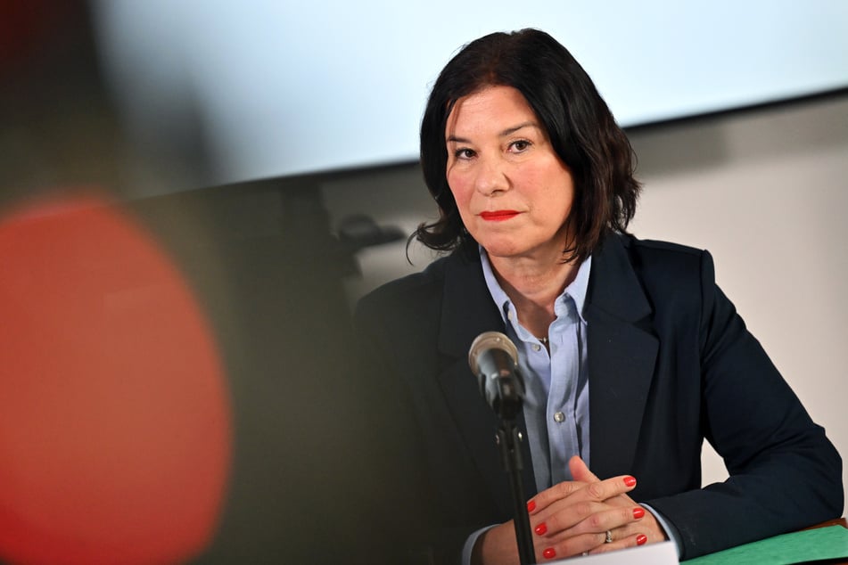 Colette Boos-John (56, CDU) reist mit einer 40-köpfigen Wirtschaftsdelegation nach China.