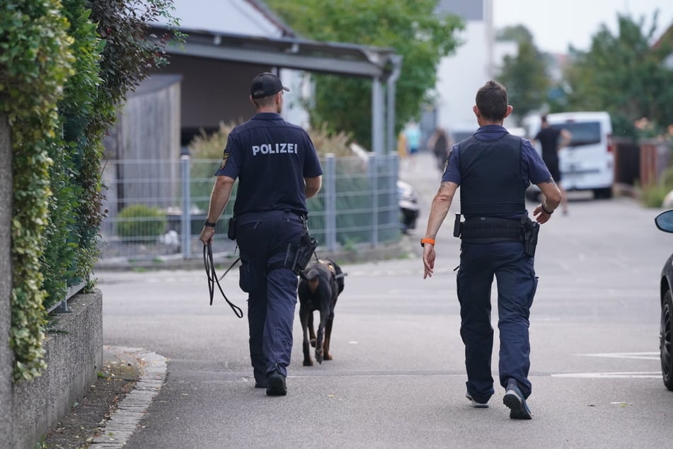 Die Beamten waren mit einem Großaufgebot im Stadtteil Stadeln im Einsatz.