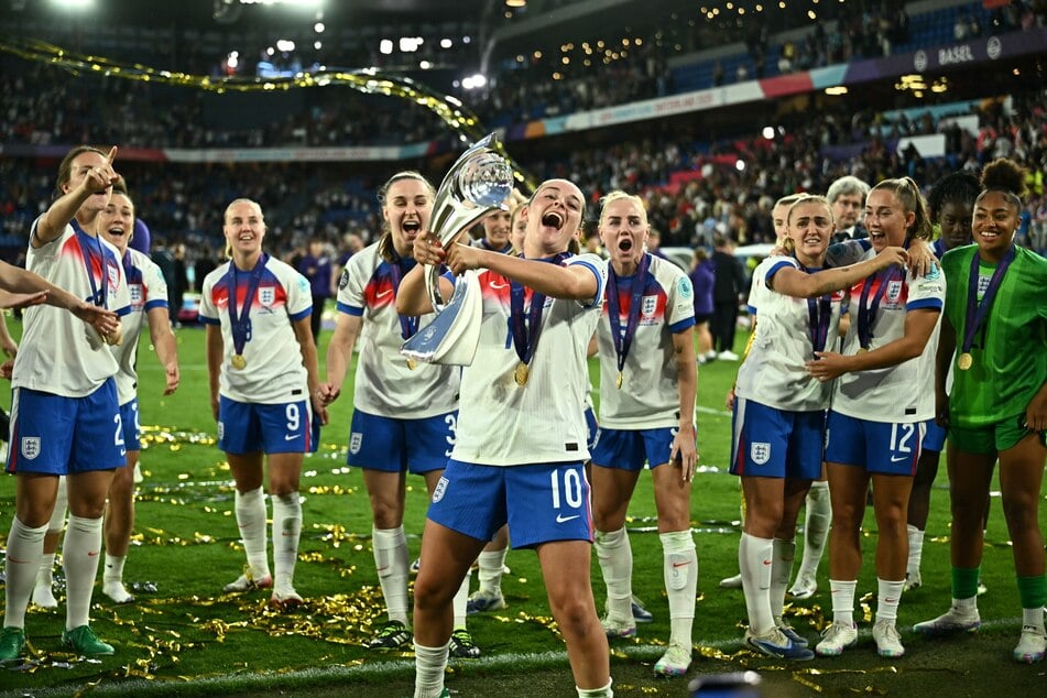 Ella Toone (25, M.) freute sich in der Schweiz über den EM-Titel. Doch der Tag wurde von einem traurigen Schicksalsschlag überschattet.