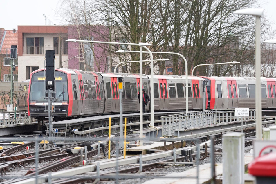Zwischen den Haltestellen Berliner Tor und Barmbek fährt unter der Woche ab dem 2. November erstmal keine Bahn mehr. (Archivbild)