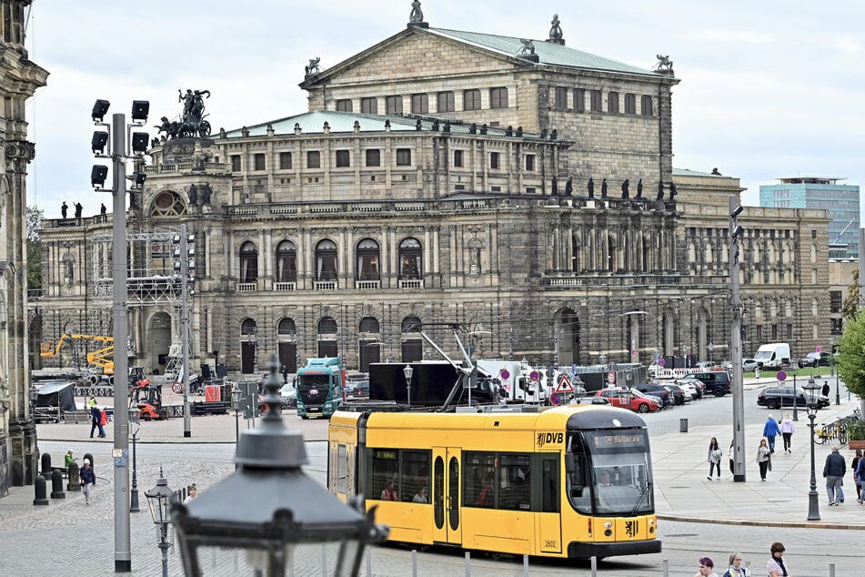 Theaterplatz und Augustusbrücke: Wird das touristische Herzstück Dresdens in der Notlage wieder vollumfänglich für den Autoverkehr freigegeben?