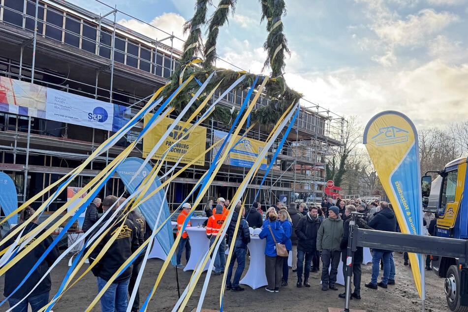 Feierliches Richtfest am Freitag im neuen Stadthafen Leipzig.