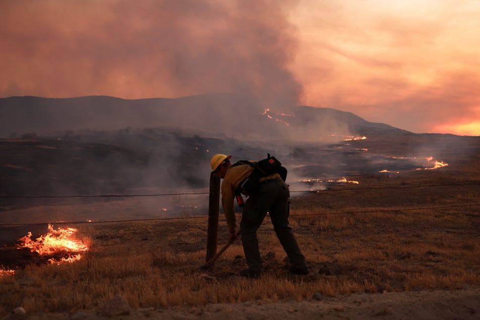 More than 1,400 firefighters battling California's largest wildfire so far this year were gaining ground Monday.