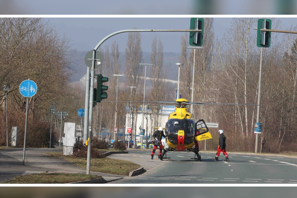 Nach der Attacke wurde die lebensbedrohlich verletzte Frau mit einem Rettungshubschrauber in ein Krankenhaus gebracht.