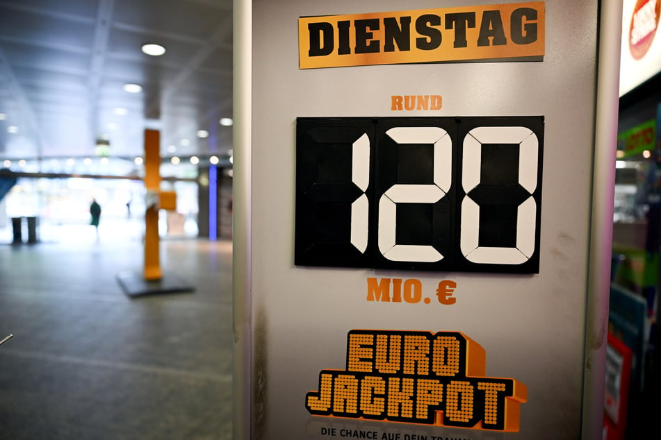 Sage und schreibe 120 Millionen Euro gab es beim Eurojackpot zu gewinnen.