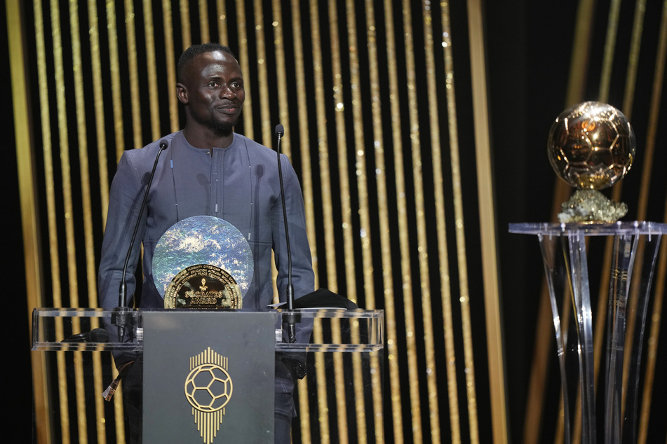 Sadio Mané (30) bekam zwar nicht den Ballon d'Or, dafür aber den Socrates-Award.